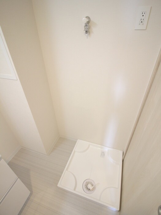 物件内観写真10　(洗濯機置場)