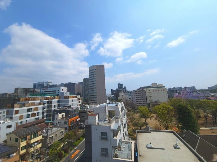 物件内観写真11　(室内からの展望)