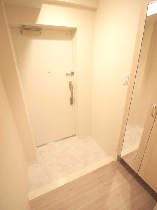 物件内観写真18　(玄関)