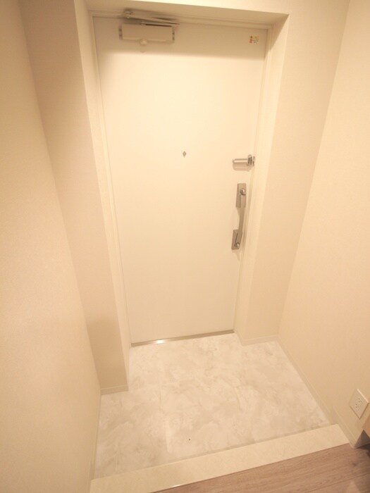 物件内観写真18　(玄関)