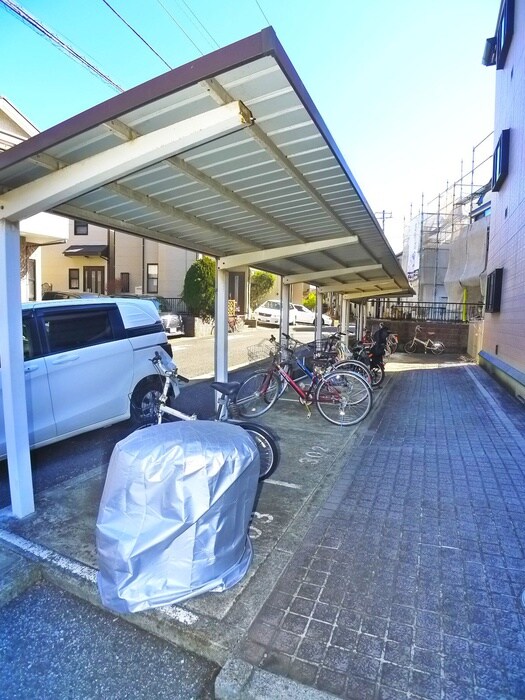 物件外観写真4　(駐輪場)