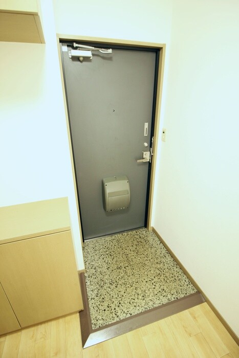 物件内観写真16　(玄関)