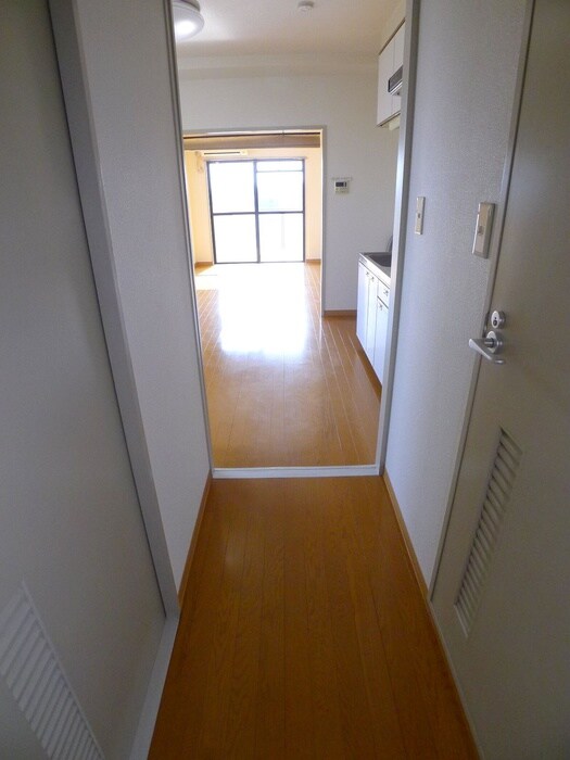 物件内観写真6　(廊下)
