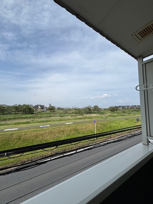 物件内観写真14　(室内からの展望)