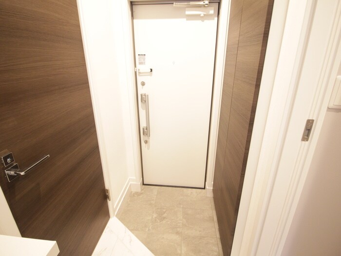 物件内観写真14　(玄関)