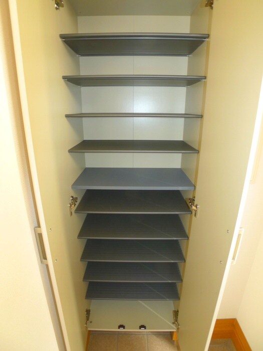 物件内観写真15　(靴箱)