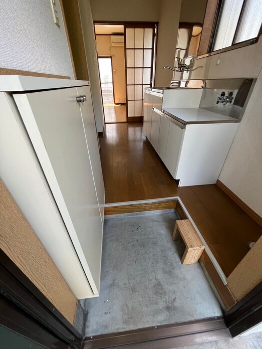 物件内観写真12　(玄関)