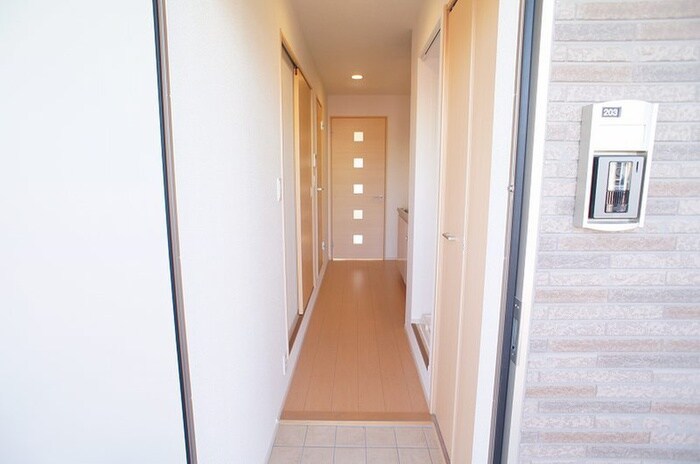 物件内観写真11　(玄関)