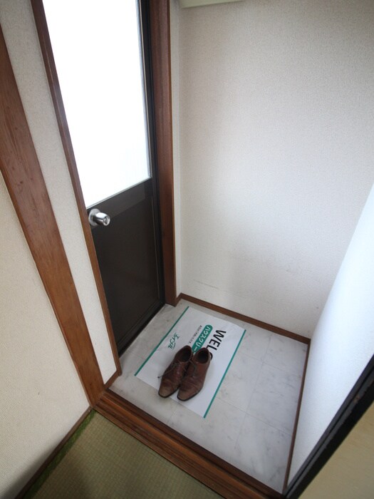 物件内観写真9　(玄関)