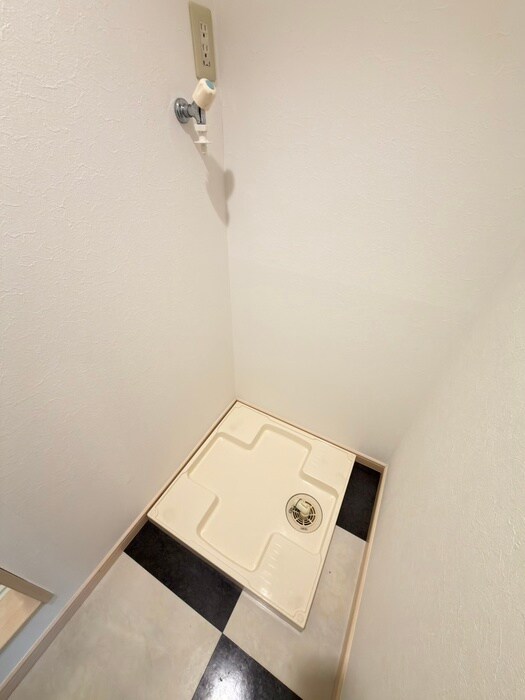 物件内観写真15　(洗濯機置場)