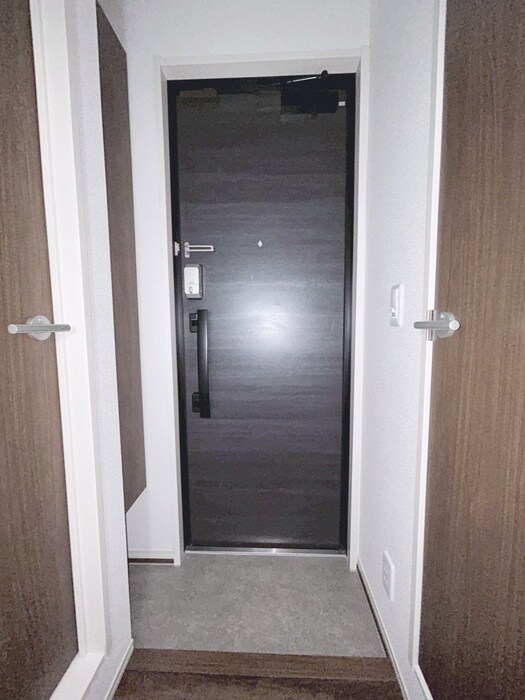 物件内観写真17　(玄関)