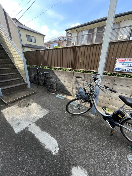 物件外観写真5　(駐輪場)