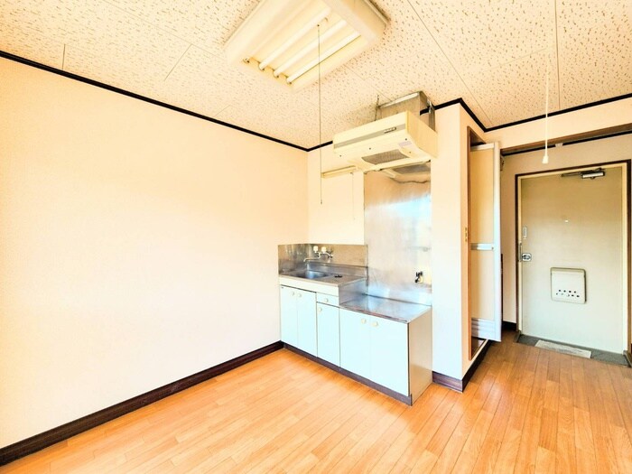 物件内観写真8　(居室)