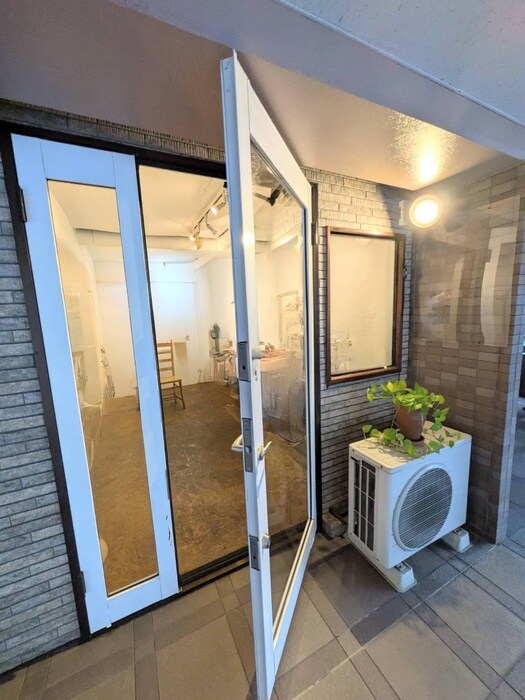 物件内観写真9　(玄関)