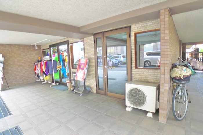 物件内観写真17　(玄関)