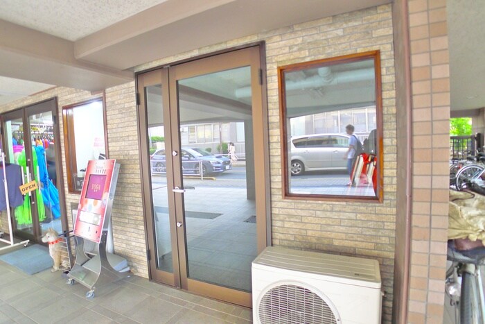 物件内観写真18　(玄関)