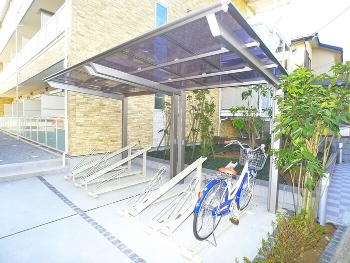 物件外観写真3　(駐輪場)