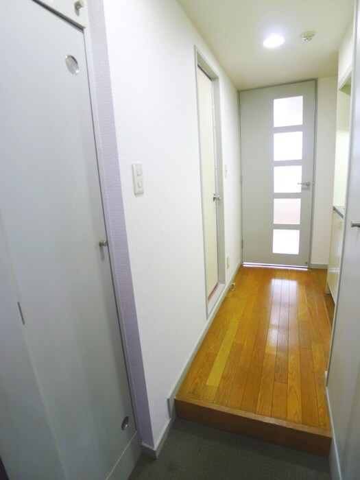物件内観写真7　(玄関)
