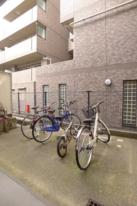物件外観写真5　(駐輪場)
