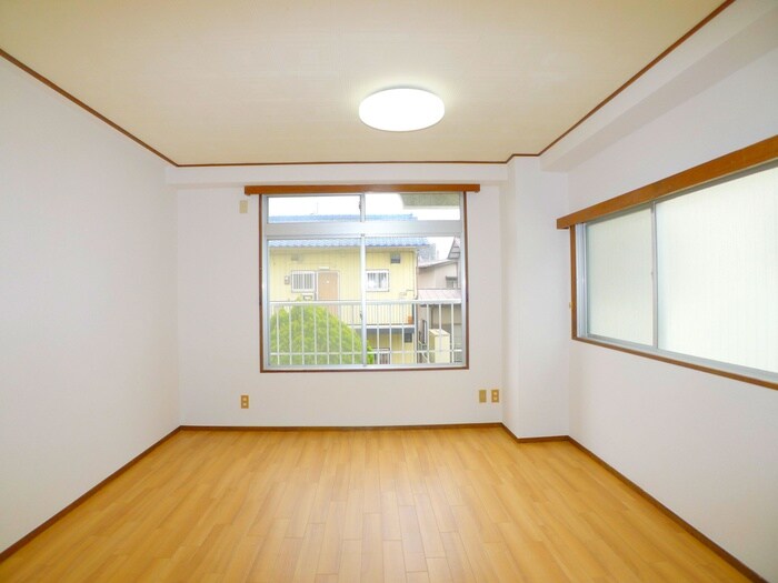 物件内観写真9　(居室)