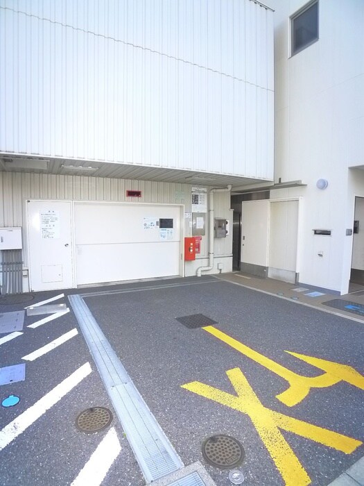 物件外観写真4　(駐車場)