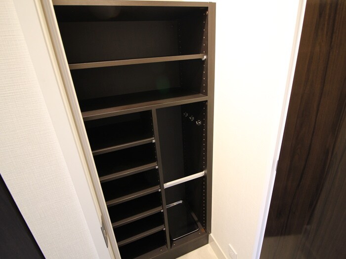 物件内観写真8　(靴箱)