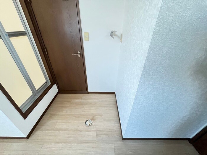 物件内観写真11　(洗濯機置場)