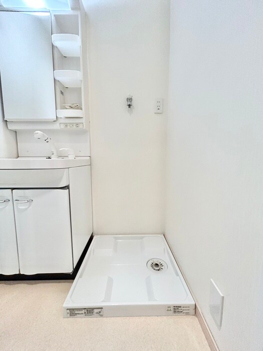 BEL、GRAVIA、TAKAHASHIの洗濯機置場