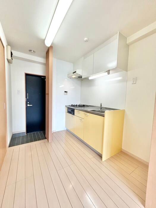 BEL、GRAVIA、TAKAHASHIの内観写真