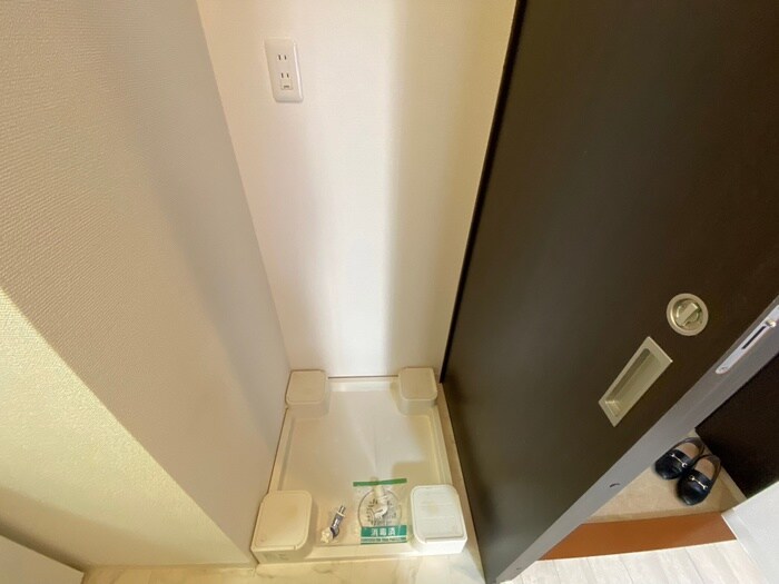 物件内観写真15　(洗濯機置場)