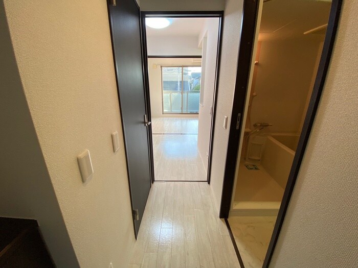 物件内観写真17　(廊下)