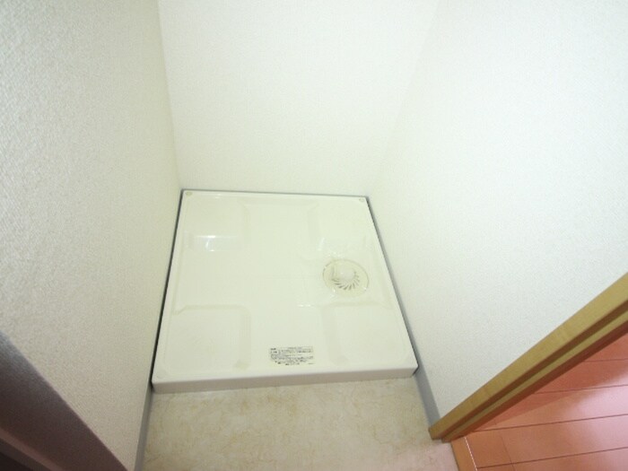 物件内観写真11　(洗濯機置場)