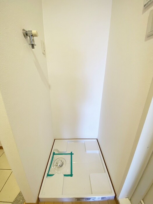 物件内観写真15　(洗濯機置場)