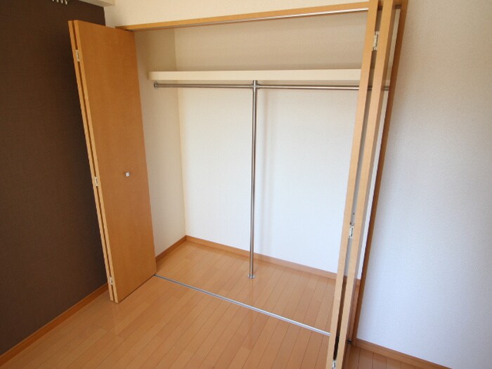 物件内観写真16　(収納)