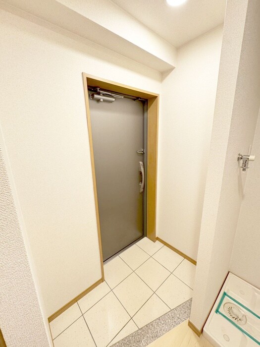 物件内観写真18　(玄関)
