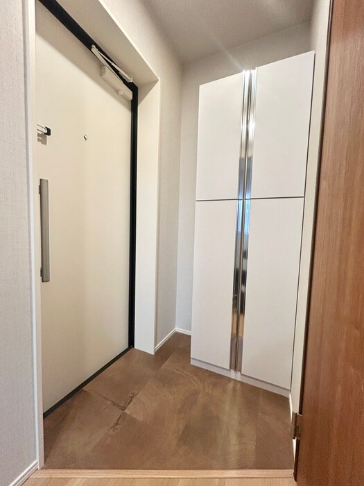 物件内観写真7　(玄関)