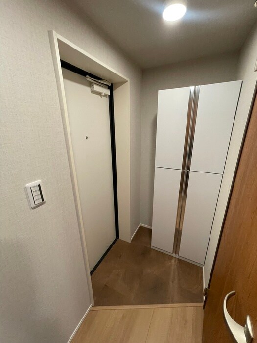 物件内観写真7　(玄関)
