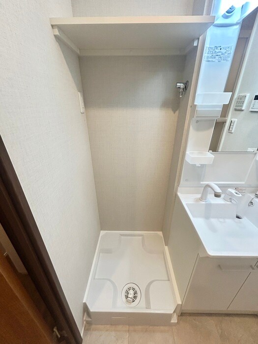 物件内観写真11　(洗濯機置場)