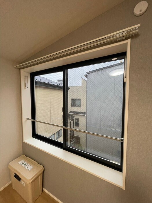 物件内観写真16　(室内からの展望)