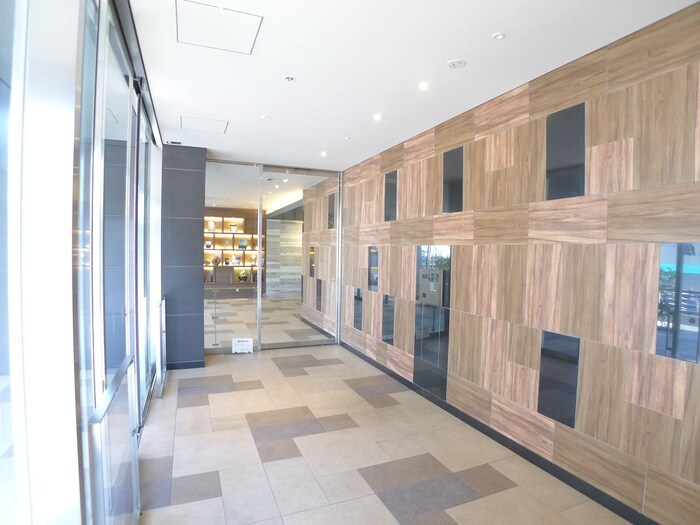 物件外観写真4　(エントランス部分)