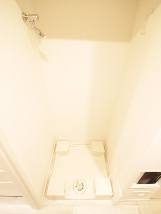 物件内観写真16　(洗濯機置場)