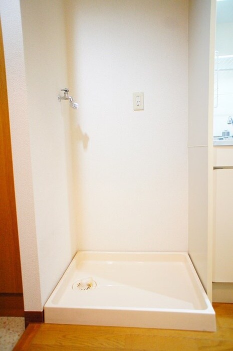 物件内観写真13　(洗濯機置場)