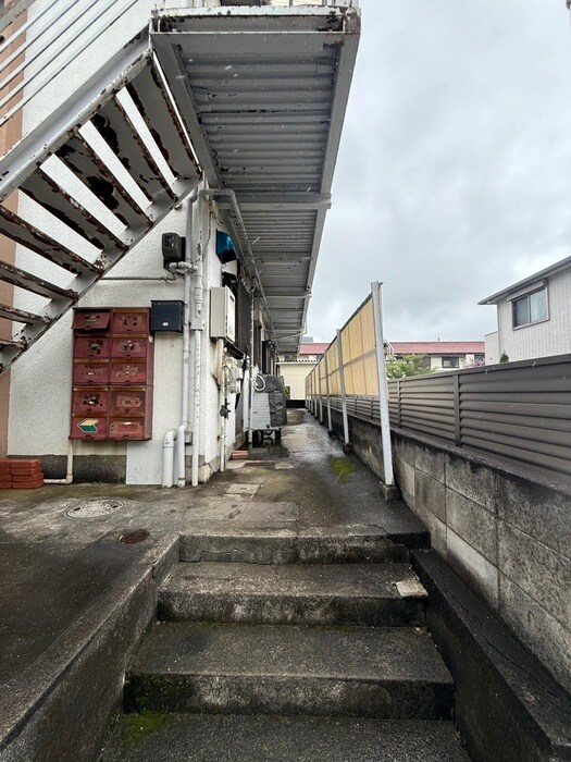 物件外観写真3　(エントランス部分)