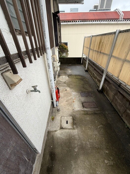 物件内観写真13　(洗濯機置場)