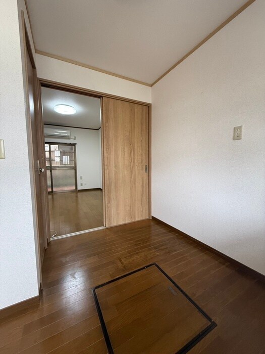 物件内観写真16　(廊下)