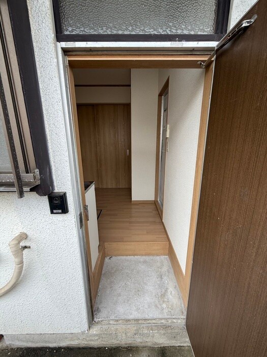 物件内観写真18　(玄関)