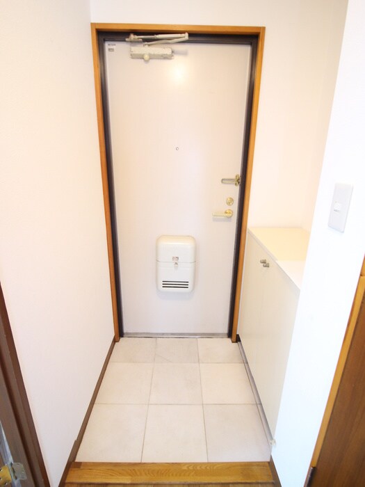 物件内観写真12　(玄関)