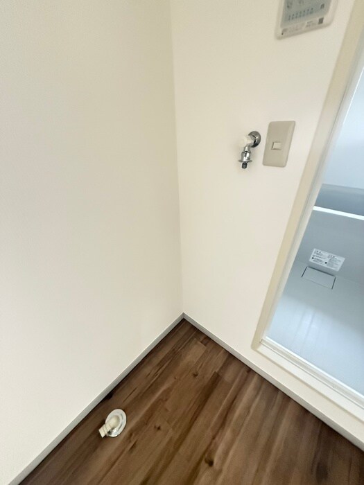 物件内観写真15　(洗濯機置場)