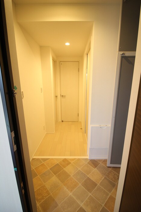 物件内観写真16　(玄関)