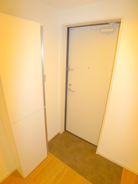 物件内観写真16　(玄関)
